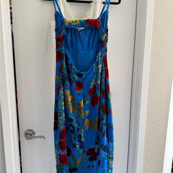 Commense Floral Blue velvet appliqué Midi Dress - Picture 6 of 6